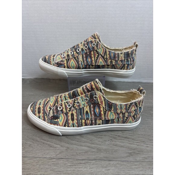 Corky's Babalu Woman’s Tennis Shoes Size 8 Slip On  Aztec Boho No Lace Style - Picture 4 of 11